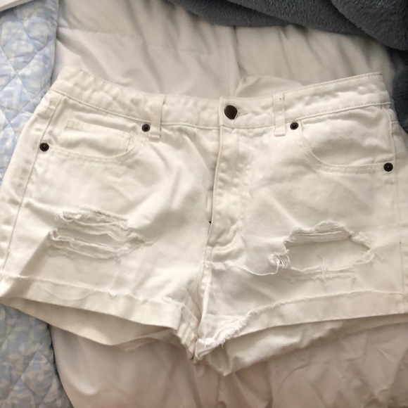 White Forever 21 shorts, size 28 - Picture 1 of 1